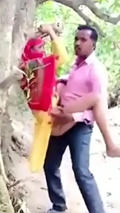 Pakistani lovers fuck outdoor in jungle, sex scandal MMS leaked online