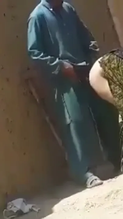 Hidden cam Pakistani dehati outdoor sex leaked online