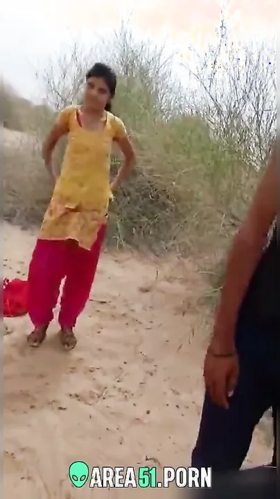 Cheating wife gets outdoor sex, caught red handed and leaked her mms sex