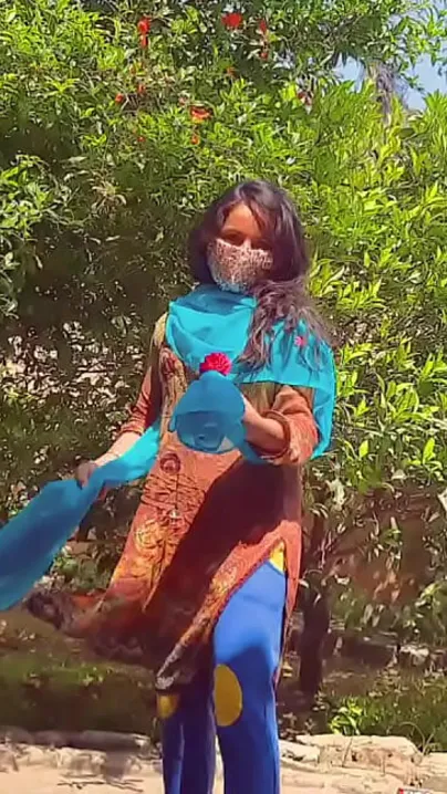 Indian lady fucked by her lover in park. Desi mms hd XXX sex video