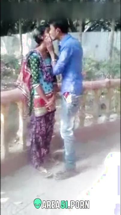 Indian cheating wife kissing stranger man on the street, mms sex video