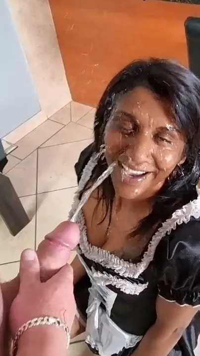 Indian maid gets a golden shower from her boss. He forced she piss drinking, Desi mms