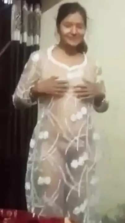 Beautiful Indian Bhabhi nude captured by hubby - desi sex mms