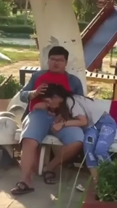 Tamil GF sucks BF dick outdoor In the park and swallows cum, new Desi mms