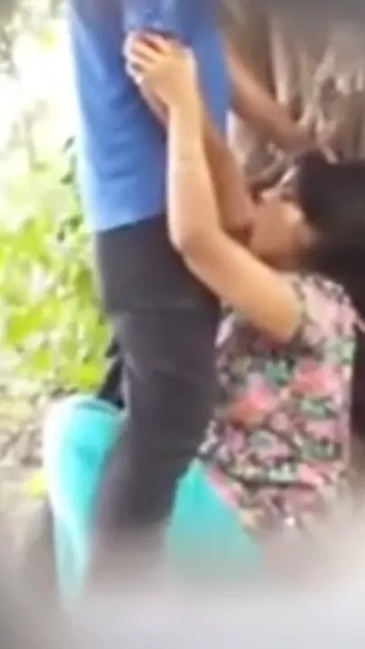 Teen caught giving outdoor blowjob to lover in amazing Desi mms clip