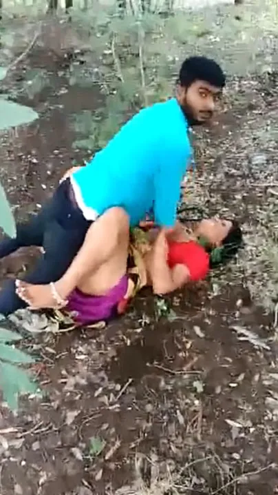 Desi randi outdoor fucked caught by village young guy, mms sex