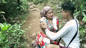 Tribal old aunty fucking with rich teen boy for money! Desi taboo sex