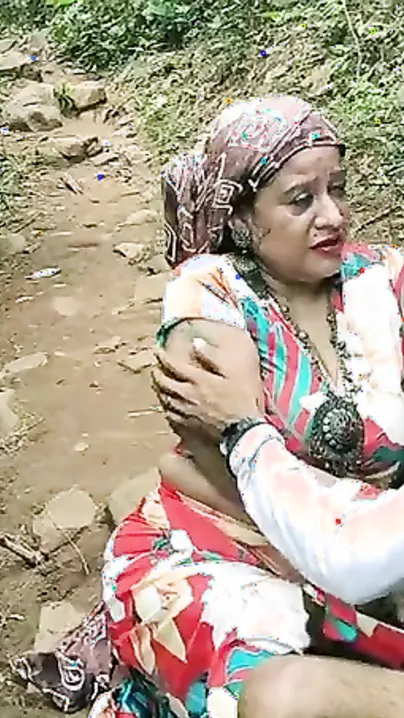 Tribal old aunty fucking with rich teen boy for money! Desi taboo sex