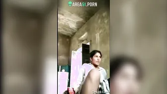 Married Babe Giving In To Outdoor Temptation Caught Fucking