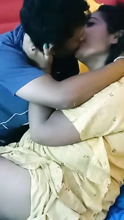 Indian slutty bhabhi fucking, but my cock is going down! Desi mms leaked