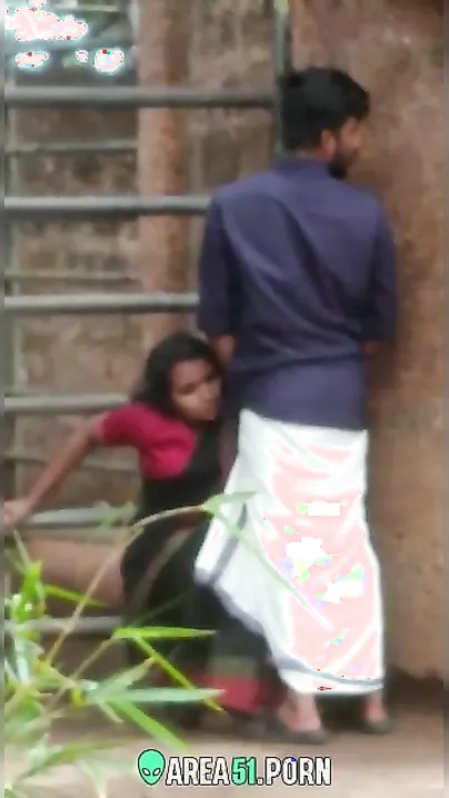 Dehati sex video of south Indian lovers captured outdoor by a peeping on mms xxx