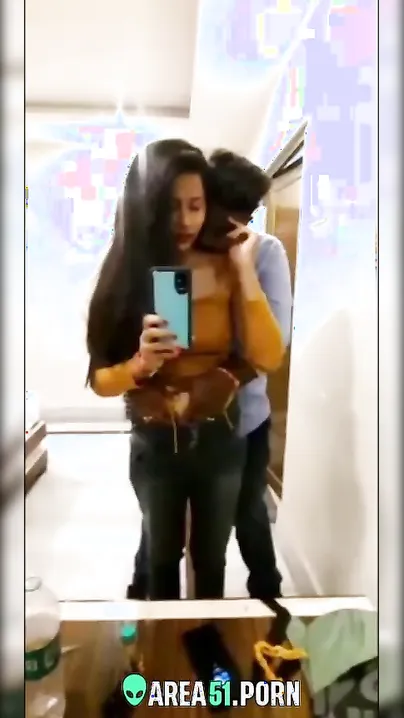 Bihar cheating aunty with lover taking nude selfies for hubby! Desi MMS