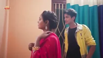 Indian College Girlfriend Showing Big Ass In Bathroom Nude