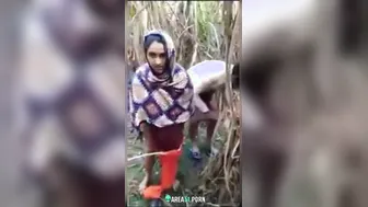 Lover couple was doing Mangal in the jungle, village people caught both of them