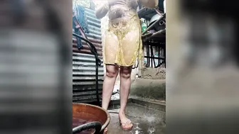 Desi GF cheated her BF showing her naked body to the Telegram camera