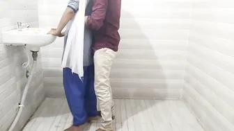 Aunty Sucking And Stroking The Servant Until He Cums Hard