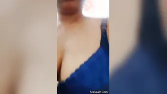 Revealing Tits Seductively, Sexy Lankan Wife's Teasing Display