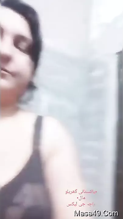Mature Paki Aunty Proudly Showcasing Her Massive and Enticing Big Boobs