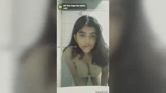 Eager Paki Beauty Intensely Fingering Herself to Ecstasy in Solo Performance