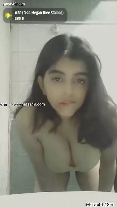 Eager Paki Beauty Intensely Fingering Herself to Ecstasy in Solo Performance