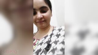 Gorgeous Paki Babe Confidently Flaunting Her Massive Boobs in Tempting Display