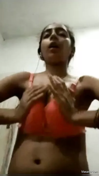 Lustful Paki Seductress Unveiling Nude Body and Exploring Solo Ecstasy