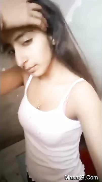 Passionate Paki Temptress Baring Nude Silhouette and Masturbating Wildly