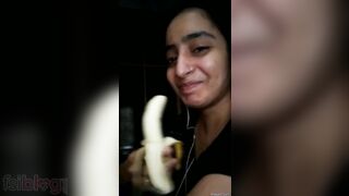 Aroused Paki Siren Displaying Nude Figure and Pleasuring Herself Intensely