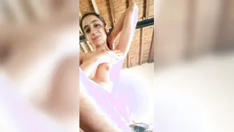 Sizzling Paki Vixen Unveiling Nude Form and Indulging in Steamy Bath Session