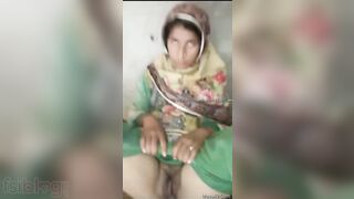 Naughty Paki Beauty Exposing Her Tight Pussy and Giving a Sloppy Blowjob Eagerly