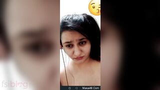 Enticing Paki Babe Teasingly Exposing Her Boobs and Pussy in Naughty Solo Play