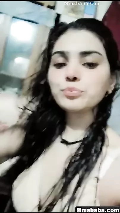 Adorable Paki Boudi Teasing and Revealing Her Cute Charms Seductively