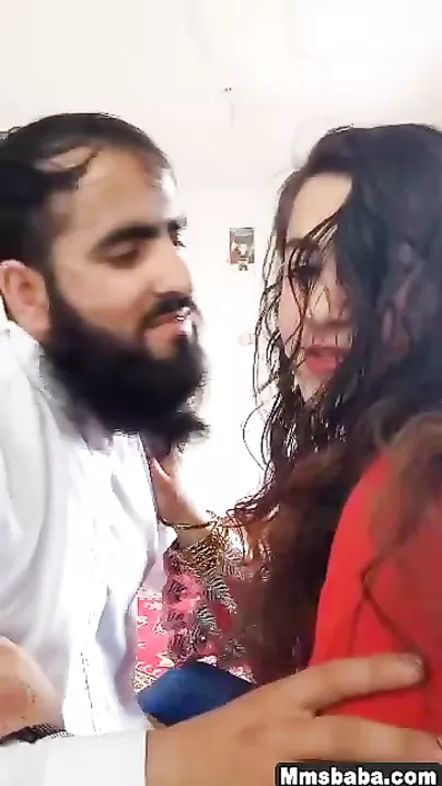 Ravishing Paki Babe Sucking Boobs and Getting Fucked Passionately