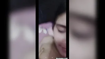 Seductive Paki Cutie Baring Her Naked Form Eagerly for Her Admirer