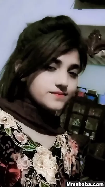 Alluring Paki Spouse Sensually Bathing and Teasing with Soapy Skin