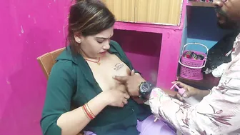 Local Desi Girl Getting Tattoo On Boobs Then Sucking