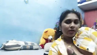 Hot Desi Teacher Giving Blowjob to Her College Student