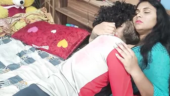 Desi Wife Undressing Saree Getting Pounded Hard in Bed