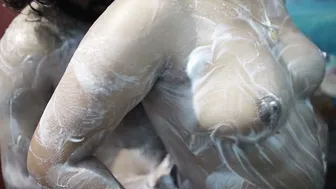 Bathing With Her And Having Romance Sex In Bathroom