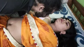 Wife In Saree Getting Navel Licked While Pussy Gets Rubbed