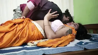Wife In Saree Getting Navel Licked While Pussy Gets Rubbed