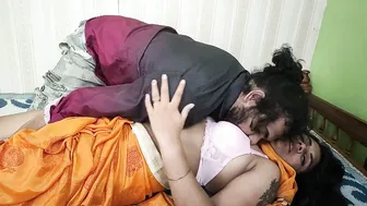 Wife In Saree Getting Navel Licked While Pussy Gets Rubbed