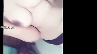 Cute Indian Girl Exposing Her Tits in Amateur Video