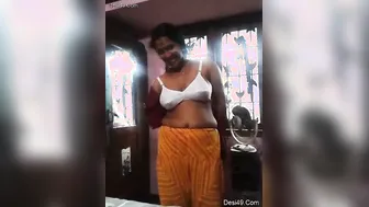 Mallu Wife Showing Off Her Huge Milky Boobs To Her Hubby