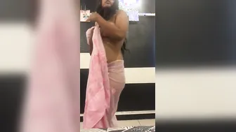 Sexy Babe Posing In Pink Saree Before Stripping For Boyfriend