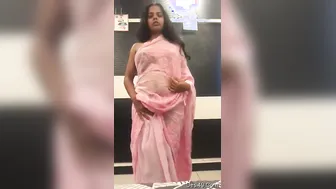 Sexy Babe Posing In Pink Saree Before Stripping For Boyfriend