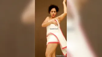 Sexy Desi Babe Dancing And Teasing In Hot Private Recording