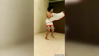 Sexy Desi Babe Dancing And Teasing In Hot Private Recording