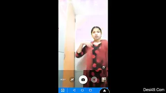 Desi GF Showing Off Her Boobs And Pussy On Video