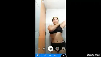 Desi GF Showing Off Her Boobs And Pussy On Video